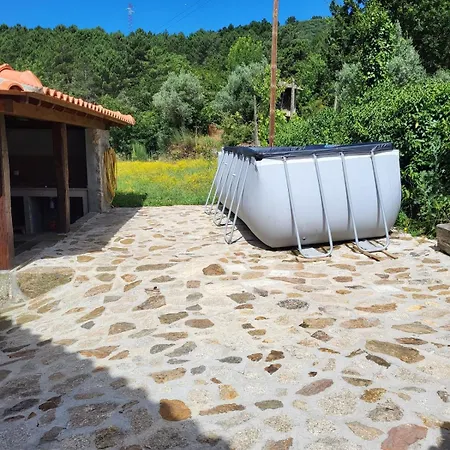 Cantinho Do Mourao Familial Com Terraco E Salamandra *