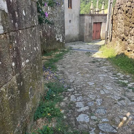 Cantinho Do Mourao Familial Com Terraco E Salamandra *