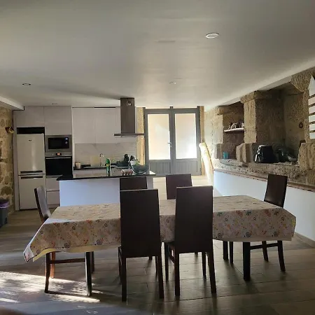 Cantinho Do Mourao Familial Com Terraco E Salamandra * ريبيرا دي بينا