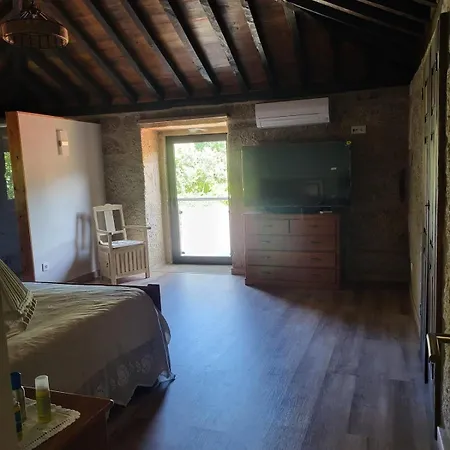 Cantinho Do Mourao Familial Com Terraco E Salamandra