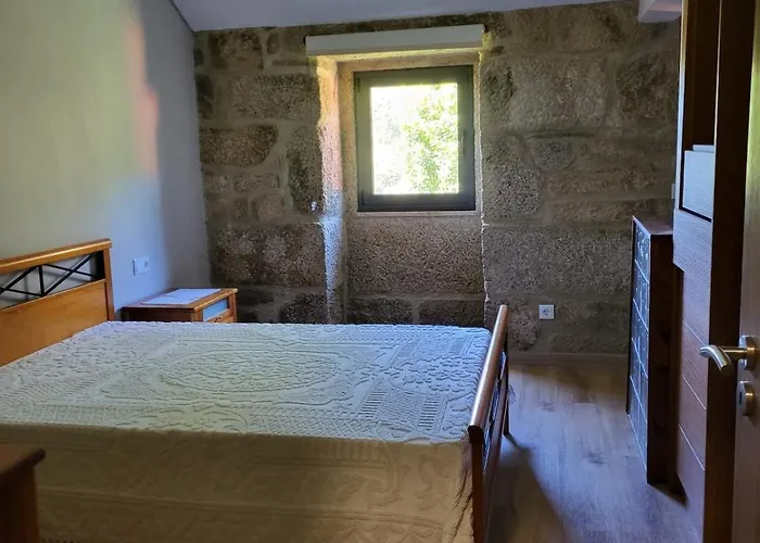 Cantinho Do Mourao Familial Com Terraco E Salamandra * Ribeira de Pena