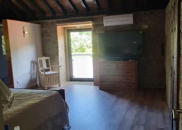 Cantinho Do Mourao Familial Com Terraco E Salamandra